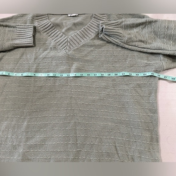 Westport Womens Plus Size Sage Green Colored V-Neck Sweater Size 3XL - Picture 4 of 5